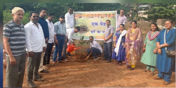 रत्नागिरी शहर भाजपा अध्यक्ष दादा ढेकणे यांच्या वाढदिवसानिमित्त २५ रोपांचे वृक्षारोपण