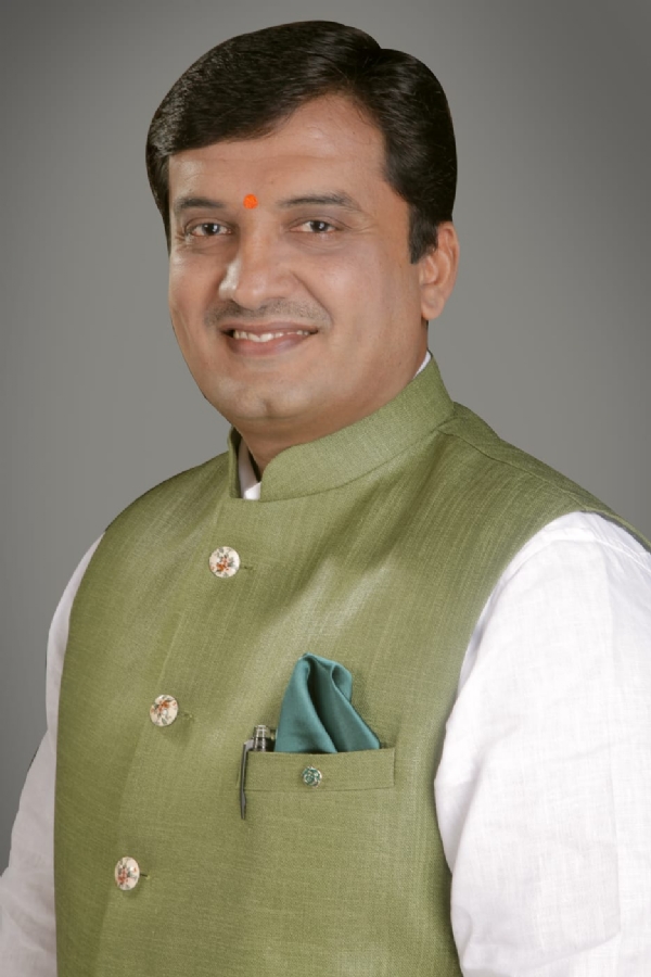 खासदार धनंजय महाडिक