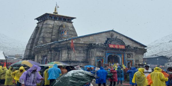 उत्तराखंडमध्ये मुसळधार पाऊस, केदारनाथ यात्रा तात्पुरती स्थगित