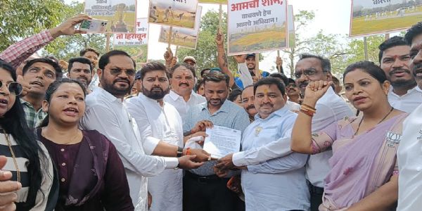डोंबिवलीत पश्चिम रेल्वे ग्राउंडवर सर्व खेळाडुंसह नेत्यांचे निषेध आंदोलन
