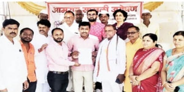 लातूरमध्ये उपोषणाला यश; वादग्रस्त अभियंत्यांचा पदभार काढला