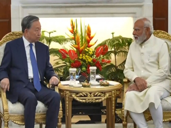 व्हिएतनामचे राष्ट्राध्यक्ष तो लाम यांनी पंतप्रधान मोदींची हैदराबाद हाऊसमध्ये भेट