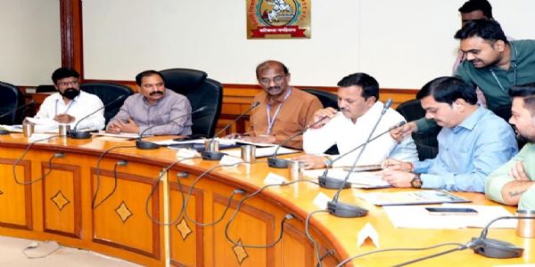 पुणे - क्रीडा, कला, साहित्य व सांस्कृतिक समितीच्या बैठकीत चार महत्त्वाचे ठराव मंजूर
