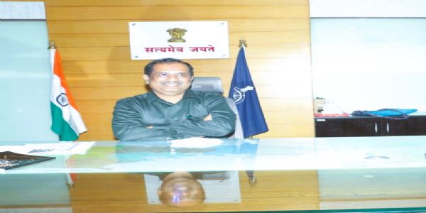 बीड भूसंपादन घोटाळा: माजी जिल्हाधिकारी अविनाश पाठक यांना अटक