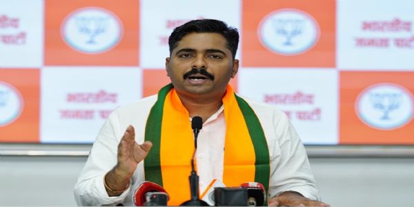 कुंभमेळ्याचा हिंदू धर्मध्वज फडकल्यामुळे संजय राऊतांचे पोट दुखू लागले - नवनाथ बन