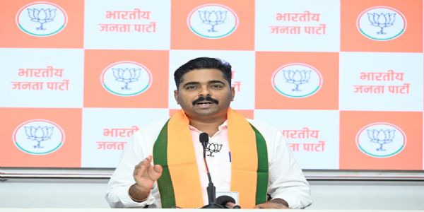 भारताची लोकशाही नव्हे तर उबाठा गट अखेरचा श्वास घेत आहे - नवनाथ बन