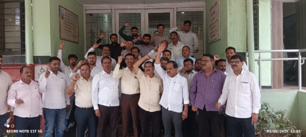Contractors protest government