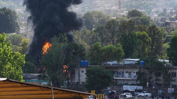 pakistan armys mi 17 helicopter crashes pok muzaffarabad 20 dead