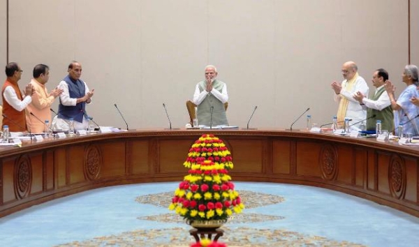 केंद्रीय मंत्रिमंडळाकडून पंतप्रधान मोदींच्या सन्मानार्थ विशेष ठराव मंजूर केंद्रीय मंत्रिमंडळाकडून पंतप्रधान मोदींच्या सन्मानार्थ विशेष ठराव मंजूर