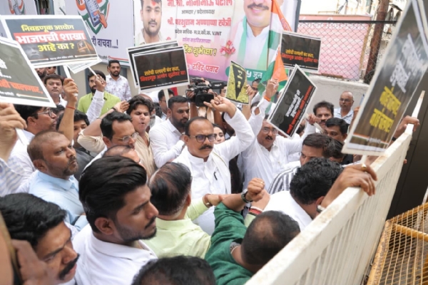 protest in Dadar