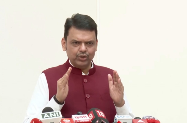 मुख्यमंत्री फडणवीस मुख्यमंत्री फडणवीस