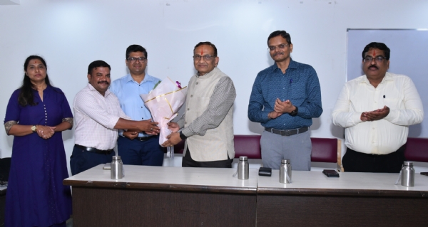 जनसंपर्क अधिकारी विश्वजीत भोसले यांचा सत्कार