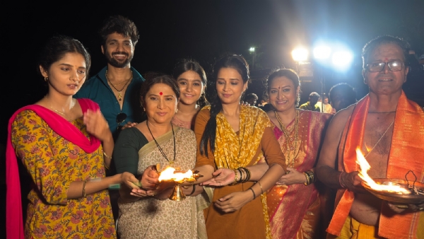 संगममाऊली घाटावर रंगला ‘कृष्णाईच्या लेकी’चा आगळावेगळा शुभारंभ संगममाऊली घाटावर रंगला ‘कृष्णाईच्या लेकी’चा आगळावेगळा शुभारंभ