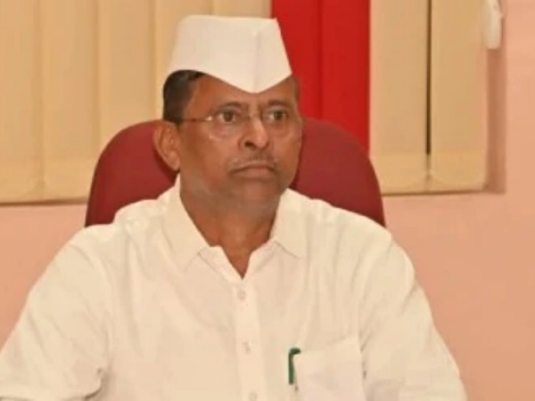 मंत्री नरहरी झिरवाळ मंत्री नरहरी झिरवाळ