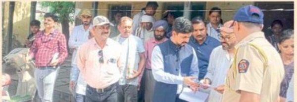 विकासकामांमध्ये गुणवत्ता राखण्यात यावी खोलापूर-म्हैसपूर भेटीत मुख्य कार्यकारी अधिकाऱ्यांनी दिले निर्देश विकासकामांमध्ये गुणवत्ता राखण्यात यावी खोलापूर-म्हैसपूर भेटीत मुख्य कार्यकारी अधिकाऱ्यांनी दिले निर्देश