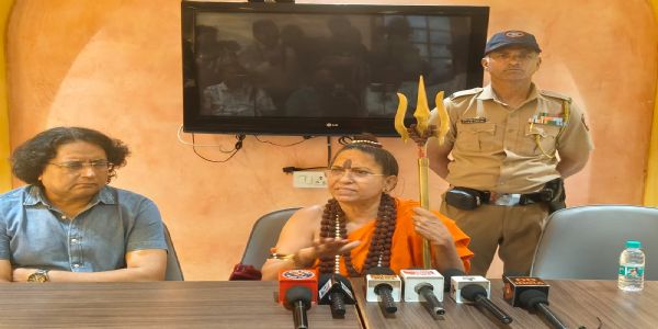 साध्वींच्या आखाड्याला वेगळी भूमिका का - त्रिकाल भवंता