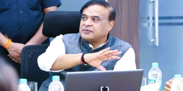 आसाममध्ये 18 वर्षांवरील व्यक्तींना नवीन आधार कार्ड मिळणार नाही