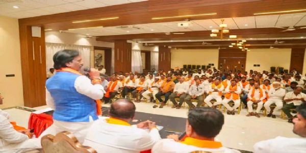 निवडणुकांच्या पार्श्वभूमीवर संघटनात्मक बांधणी व विविध विषयांवर सविस्तर चर्चा