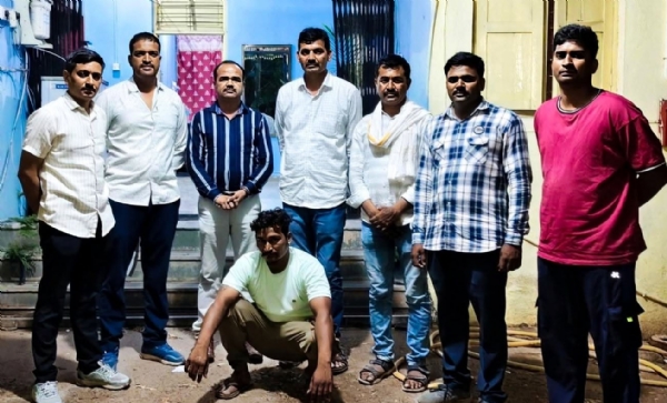 एनडीपीएस गुन्ह्यातील फरार आरोपी जेरबंद -जिंतूर येथे स्थानिक गुन्हे शाखेची कारवाई एनडीपीएस गुन्ह्यातील फरार आरोपी जेरबंद -जिंतूर येथे स्थानिक गुन्हे शाखेची कारवाई