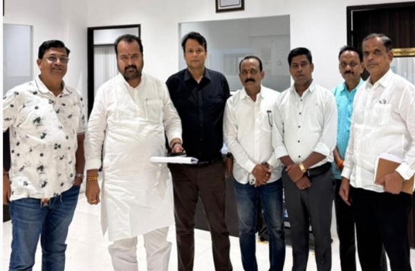 रेमंडच्या कामगारांवरील अन्याय अमान्य आ. वानखडे यांनी व्यवस्थापनाला फटकारले रेमंडच्या कामगारांवरील अन्याय अमान्य आ. वानखडे यांनी व्यवस्थापनाला फटकारले