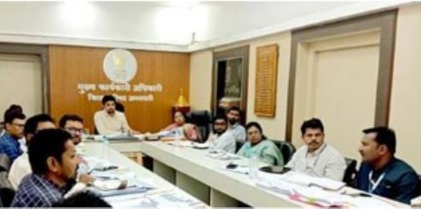 सीईओंनी घेतला खातेप्रमुखांसह बिडीओंचा क्लास सीईओंनी घेतला खातेप्रमुखांसह बिडीओंचा क्लास