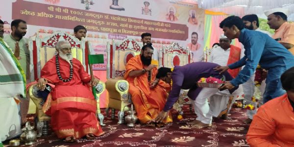 वीरतपस्वी पंचमुखी परमेश्वर मठाच्या सभा मंडपासाठी देणार एक कोटींची देणगी - आमदार देवेंद्र कोठे