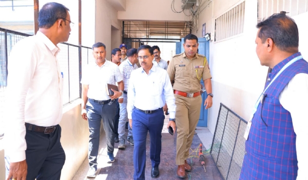 जिल्हाधिकारी