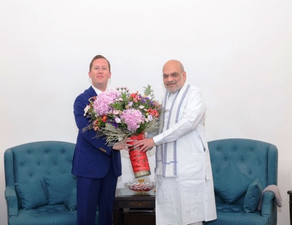 अमेरिकेचे राजदूत सर्जिओ गोर आणि अमित शाह भेटीचा फोटो अमेरिकेचे राजदूत सर्जिओ गोर आणि अमित शाह भेटीचा फोटो