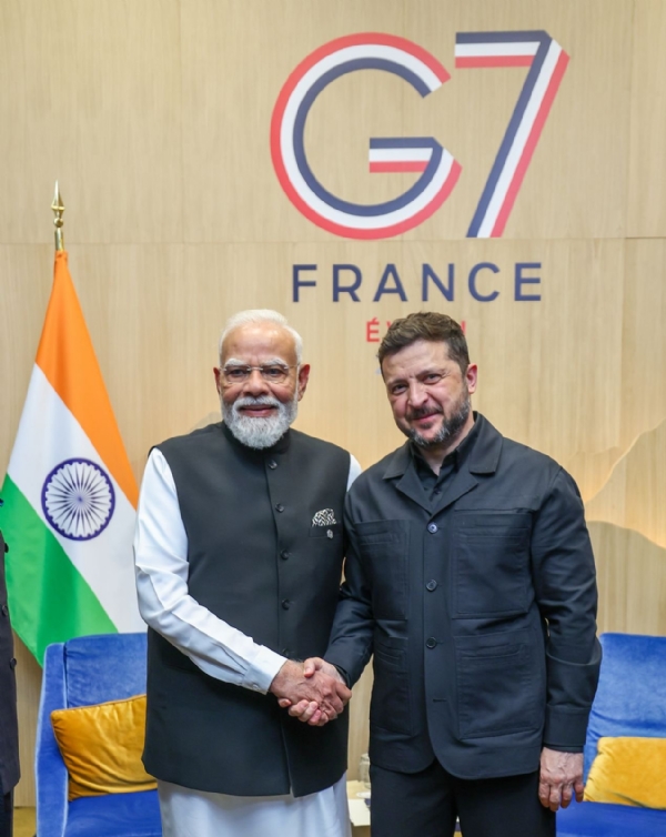 भारत नेहमी शांततेच्या बाजूने, झेलेन्स्कींशी भेटीनंतर मोदींचे वक्तव्य भारत नेहमी शांततेच्या बाजूने, झेलेन्स्कींशी भेटीनंतर मोदींचे वक्तव्य