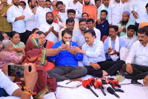 रविकांत तुपकर आंदोलन स्थगित रविकांत तुपकर आंदोलन स्थगित