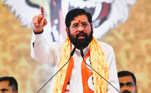 स्थापना दिन समारंभात बोलताना एकनाथ शिंदे स्थापना दिन समारंभात बोलताना एकनाथ शिंदे