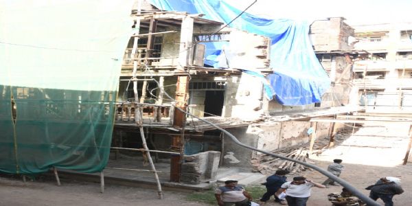 पावसाळ्याच्या पार्श्वभूमीवर अतिधोकादायक उपकरप्राप्त इमारतींतील रहिवाशांच्या सुरक्षिततेसाठी म्हाडा ‘ॲक्शन मोड