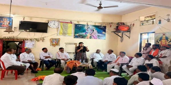 बीड - माकेगाव येथील श्री दत्त मंदिरासमोरील नदीवरील पुलाच्या कामाचे भूमिपूजन