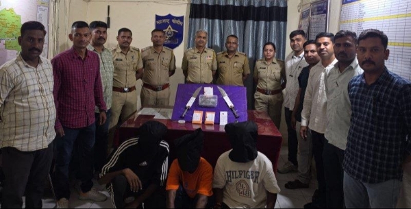 गावठी पिस्तुल, जिवंत काडतूस, तलवारीसह तिघांना अटक