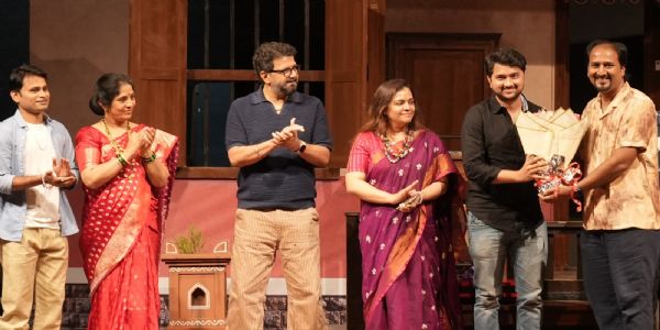 ‘जोडीचा मामला’चा अनोखा प्रयोग; अवधूत गुप्तेंकडून नाटकाच्या टीमचे कौतुक