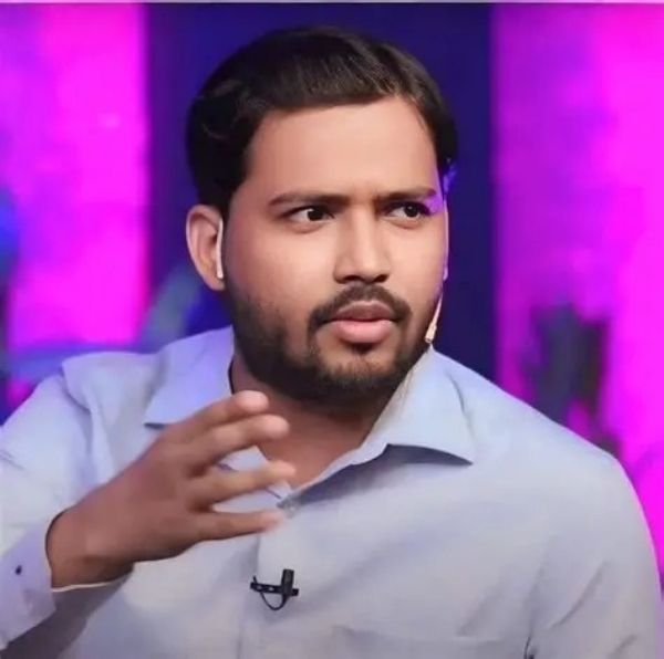 खान सरांचा संग्रहित फोटो