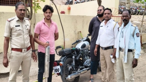 अमरावतीत १५० दुचाकी चालकांवर कारवाई अमरावतीत १५० दुचाकी चालकांवर कारवाई