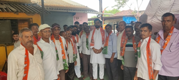 BJP flag hoisted in Bamnoli; villagers publicly join the party. BJP flag hoisted in Bamnoli; villagers publicly join the party.
