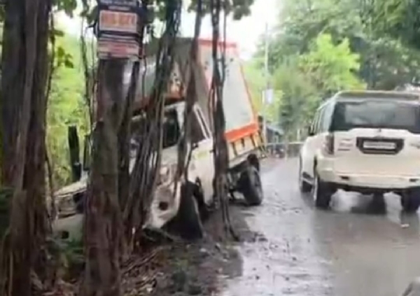 Cement powder proves hazardous in the rain; 20 vehicles, including 16 two-wheelers, damaged.