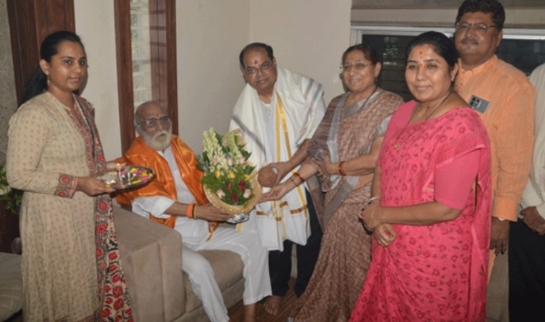 विजयाचे प्रमाणपत्र घेत आ. प्रवीण पोटे पाटीलपोहचले थेट भाजपाचे जेष्ठ नेते अरूण अडसड यांच्या घरी विजयाचे प्रमाणपत्र घेत आ. प्रवीण पोटे पाटीलपोहचले थेट भाजपाचे जेष्ठ नेते अरूण अडसड यांच्या घरी