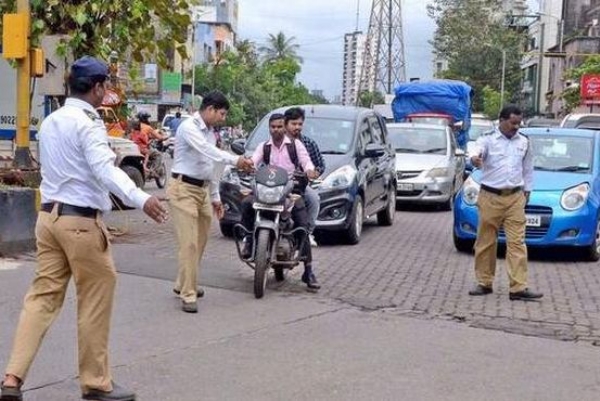 Crackdown on traffic rule violators; ₹42 lakh in fines collected in ten days.