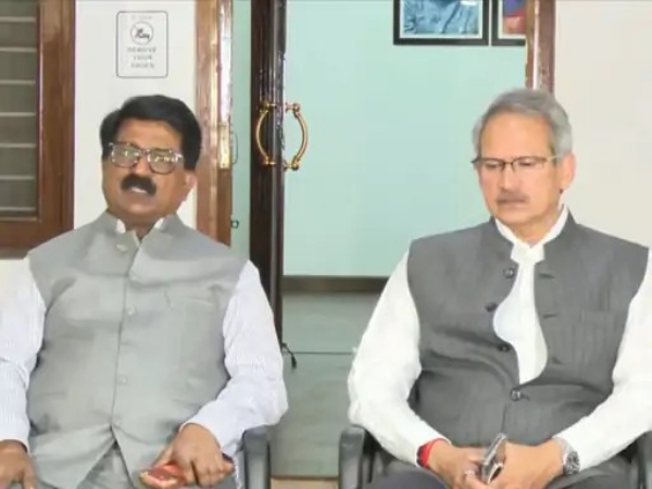 Shiv Sena Thackeray Faction Seeks Action Against 6 Rebel MP LS Speaker