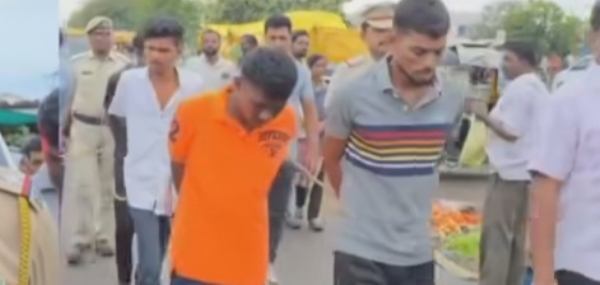 आरोपींची धिंड