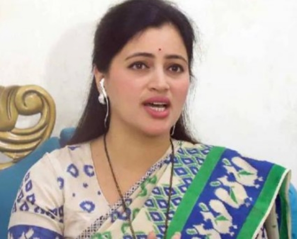 मी कोणाच्याही दारात गेले नाही; विचारधारेशी तडजोड करणार नाही – नवनीत राणा