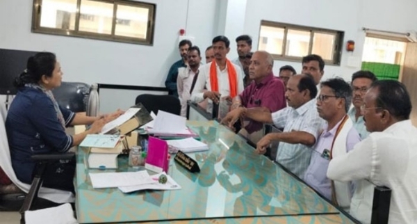 नाफेडच्या ज्वारी खरेदीत घोळ   शेतकर्यांच्या नावावर व्यापार्यांचीच चांदी