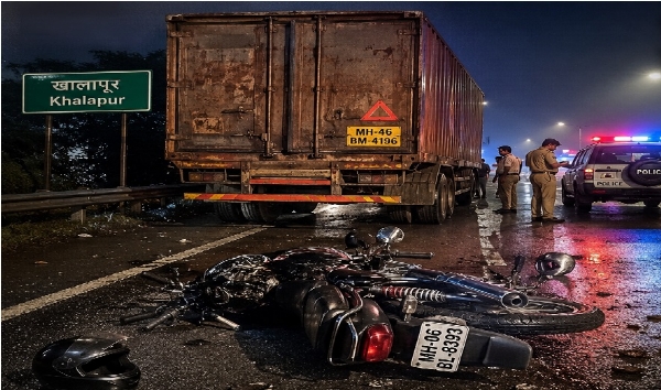 Horrific accident on the old Mumbai-Pune Highway; youth killed after crashing into a trailer.