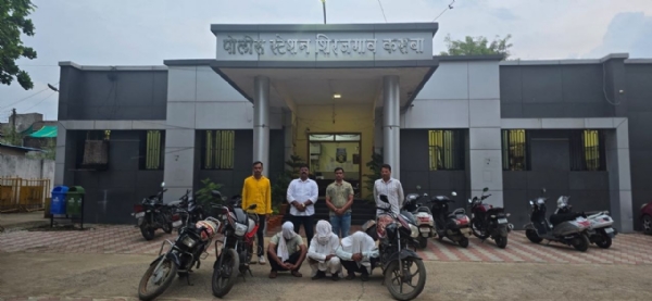 शिरजगाव कसबा पोलिसांची जुगार अड्ड्यावर धाड; १.१६ लाखांचा मुद्देमाल जप्त शिरजगाव कसबा पोलिसांची जुगार अड्ड्यावर धाड; १.१६ लाखांचा मुद्देमाल जप्त