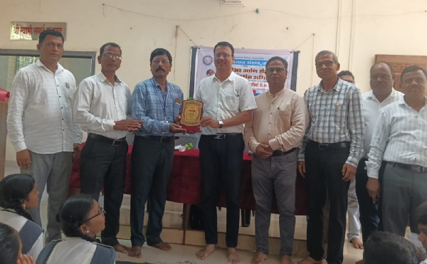 हाशिवरे येथे विद्यार्थ्यांना करिअर मार्गदर्शनाची नवी दिशा