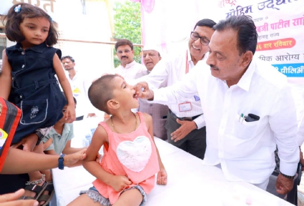 पोलीओ लसीकरण मोहीम पोलीओ लसीकरण मोहीम