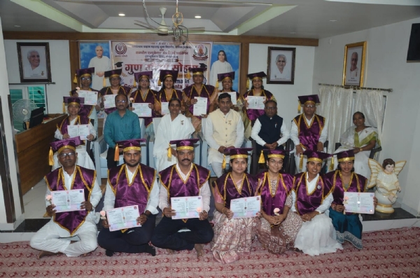 परभणीत ‘अँडव्हान्स डिप्लोमा इन कौन्सिलिंग अँड मेंटल हेल्थ’ विद्यार्थ्यांचा गुणगौरव; प्रथमच विनामूल्य ‘आध्यात्मिक समुपदेशन केंद्र’ सुरू